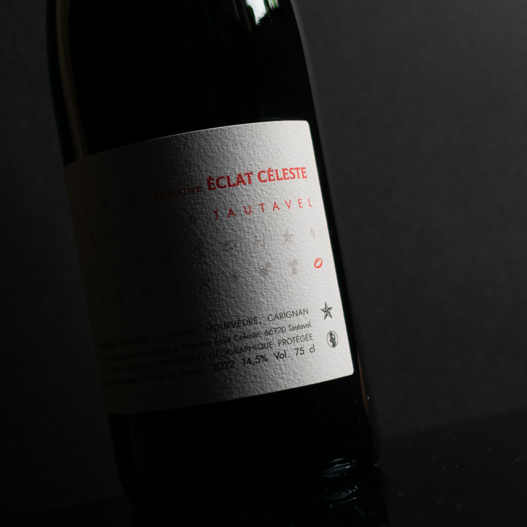 Étiquette vin rouge.